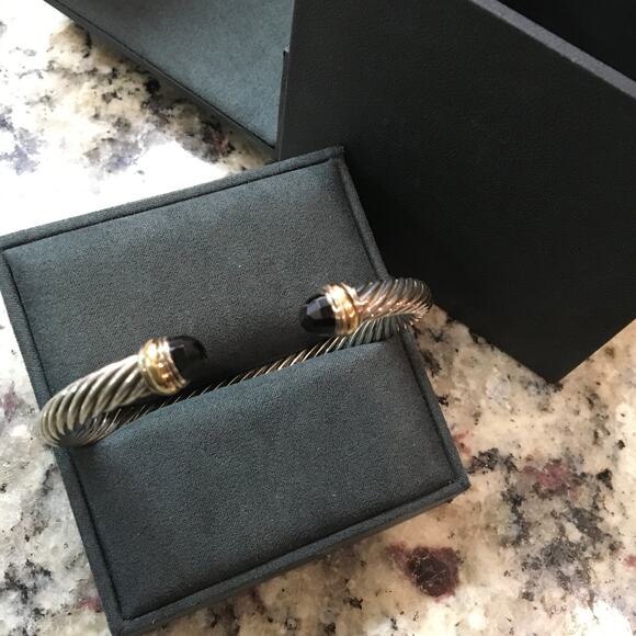 Authentic David Yurman 7mm Classic Cable Bracelet with Black Onyx & Yellow Gold - Picture 10 of 16